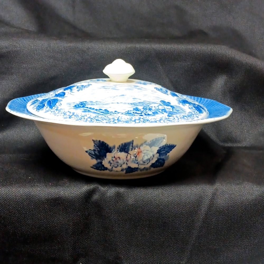 Locks of Scotland Blue Covered Dish